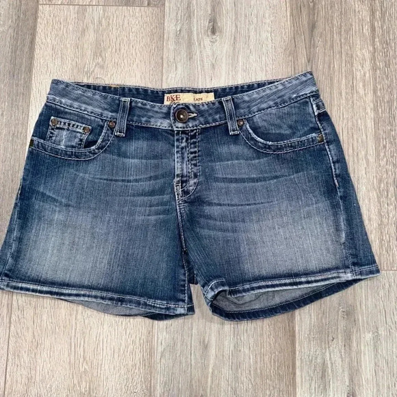 BKE Kate Short Size 30 - Picture 2 of 4